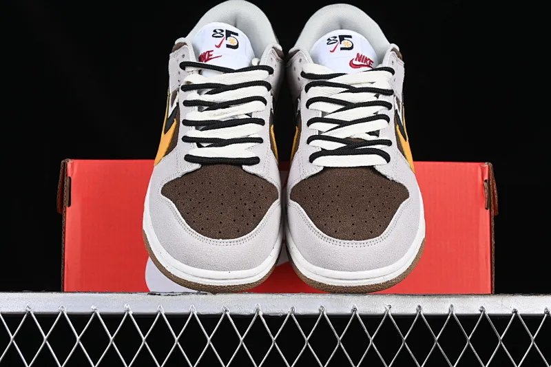 All categories Nk SB Dunk Series Nk SB Dunk Low low-top sneakers Cost-effective version Nk SB Dunk Low triple overlap hook SB low-top sports and leisure sneakers DO9457-104